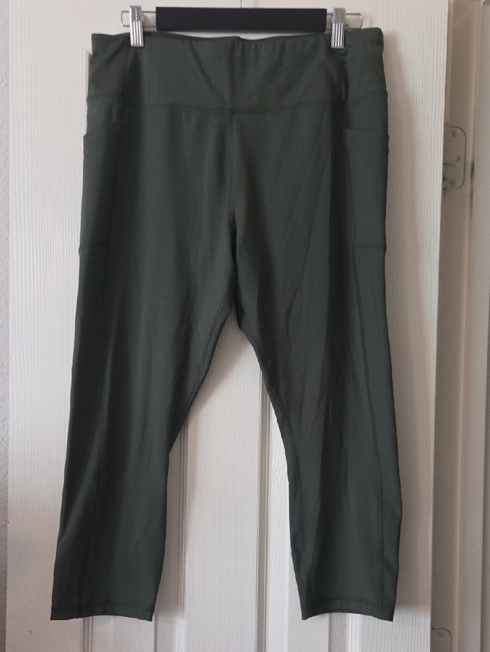 Avia Olive Green Cropped High-Rise Leggings with Side Pockets